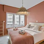 Huswell - Stylishly Refurbished Apartment With Sea View