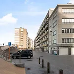 Huswell - Stylishly Refurbished Apartment With Sea View