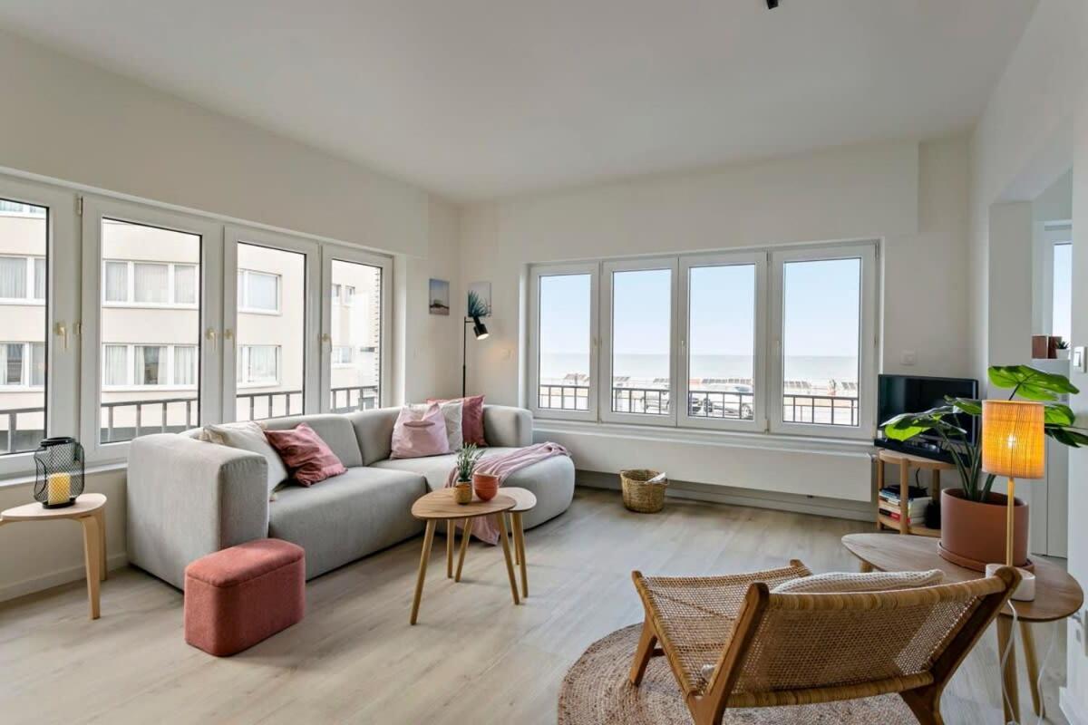 Huswell - Stylishly Refurbished With Sea View